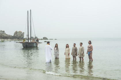 450 - Un baptême chrétien en mer