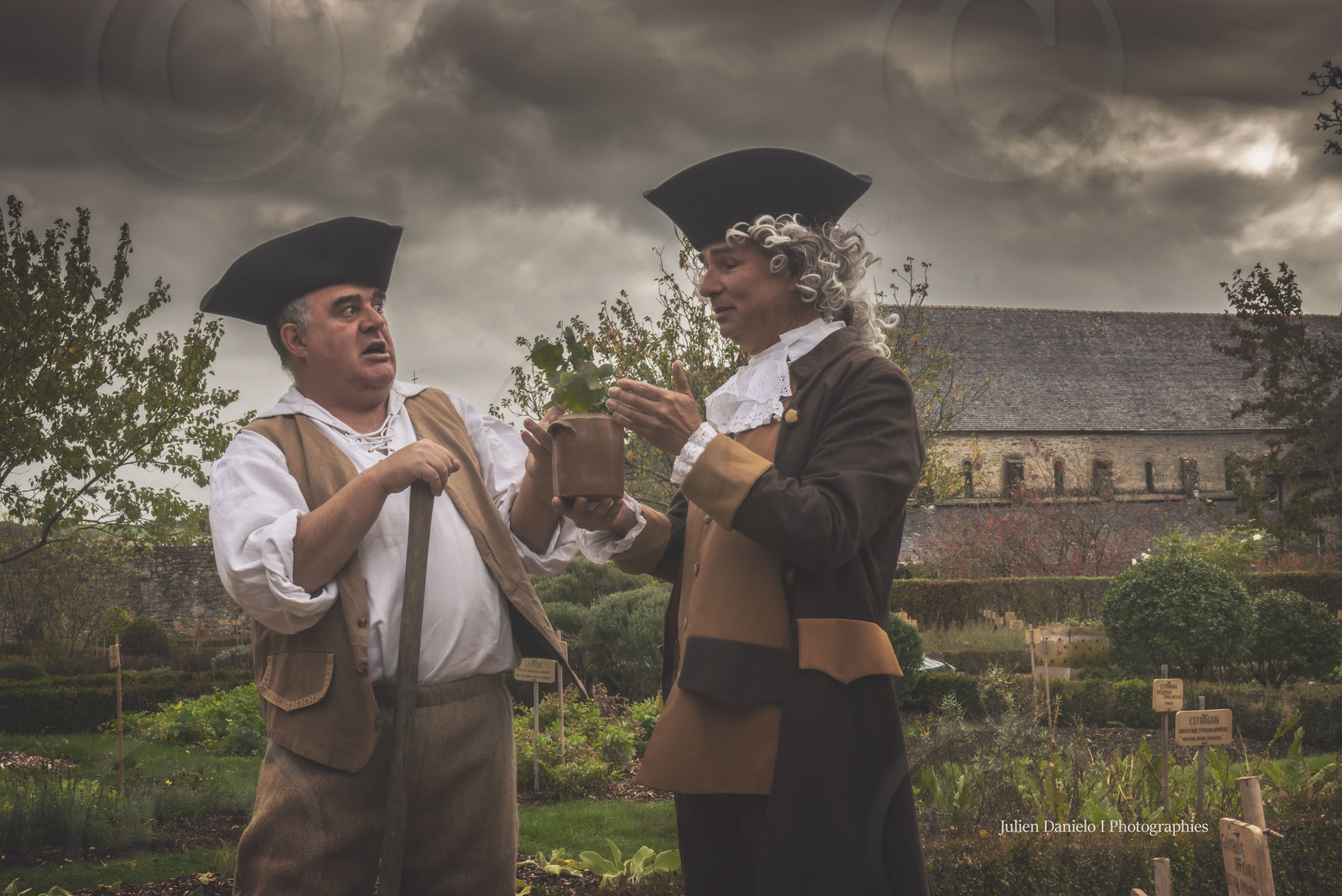 1740 – François-Amédée Frézier fait planter un fraisier du Chili au jardin botanique de Brest