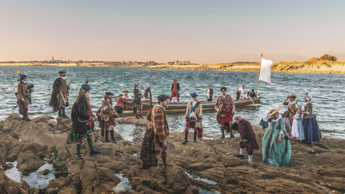 1746 - Après la défaite de Culloden, Bonnie Prince Charlie débarque à Roscoff avec une dizaine de partisans à bord de l'Heureux