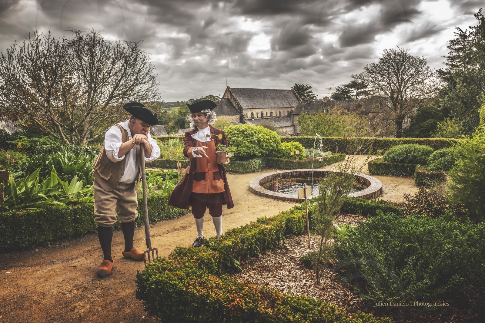 1740 – François-Amédée Frézier fait planter un fraisier du Chili au jardin botanique de Brest
